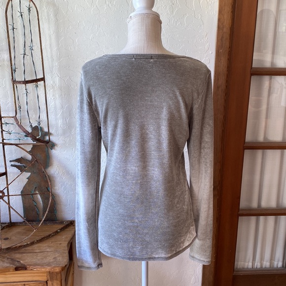 🎉 NEW 🎉 ANOTHER LOVE UNIQUE KEY HOLE TOP‼️ - Picture 9 of 12